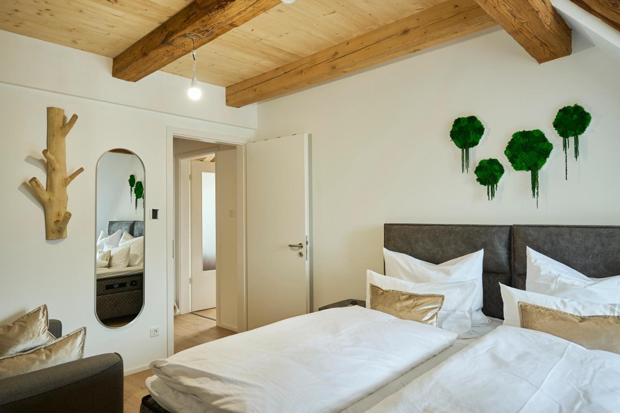 Wood World Luxury - Massage - Bergblick - Tranpolin- Parken Apartment Markdorf Exterior photo